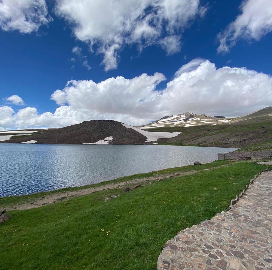 Mount Aragats Aparthotel Byurakan Exterior foto